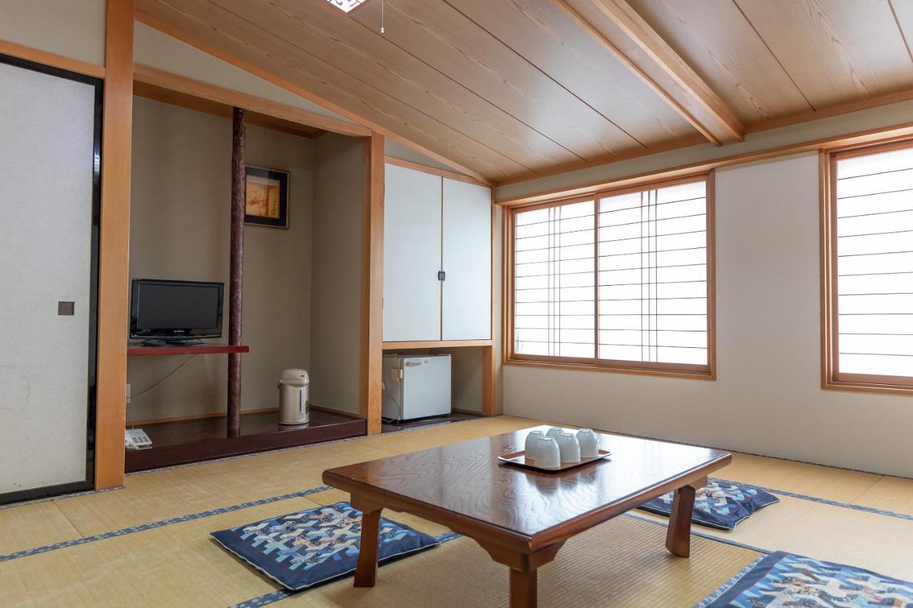 Tabist Kanko Business Hotel Matsuyama Hida Takayama Такаяма Экстерьер фото